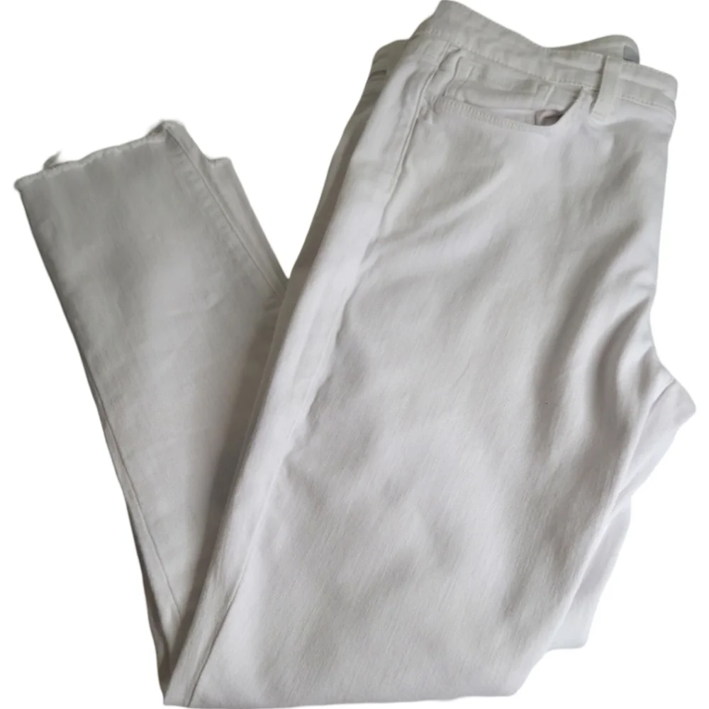 JOE’S WHITE JEANS, Sz 38‎ Raw Hem